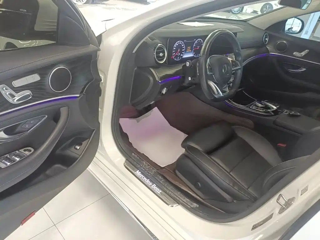 Mercedes-Benz E-Class — миниатюра 23