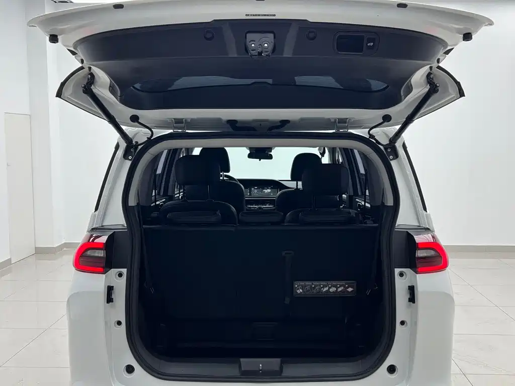 GAC Motor Trumpchi M6 — миниатюра 9