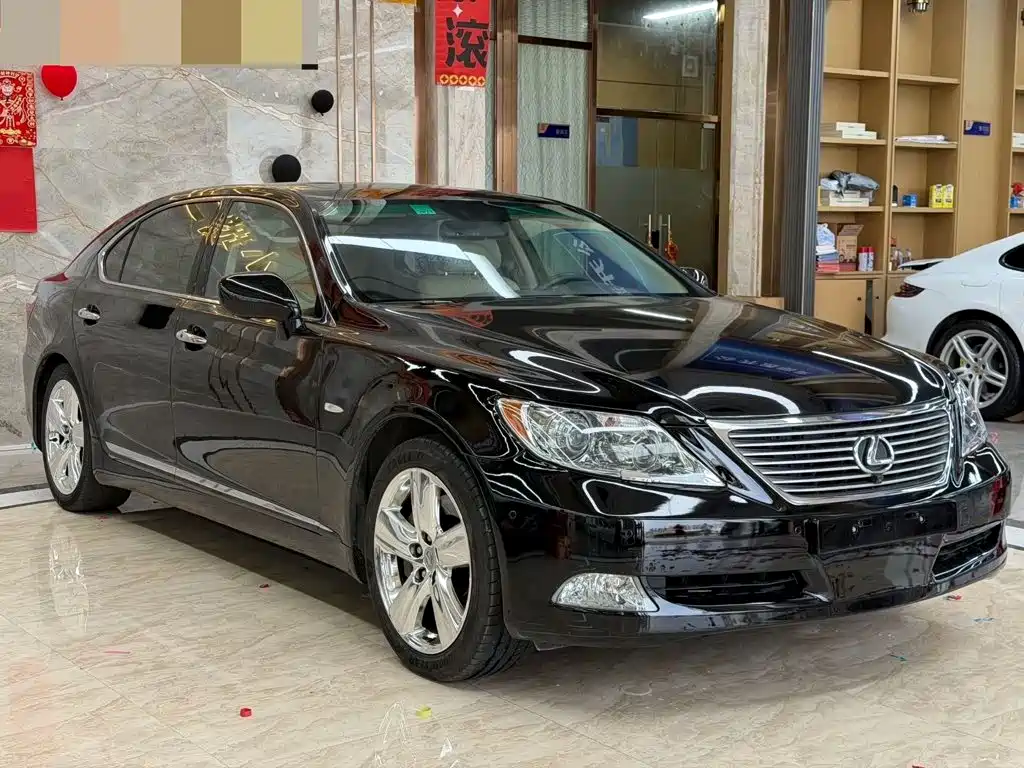Lexus LS — миниатюра 2