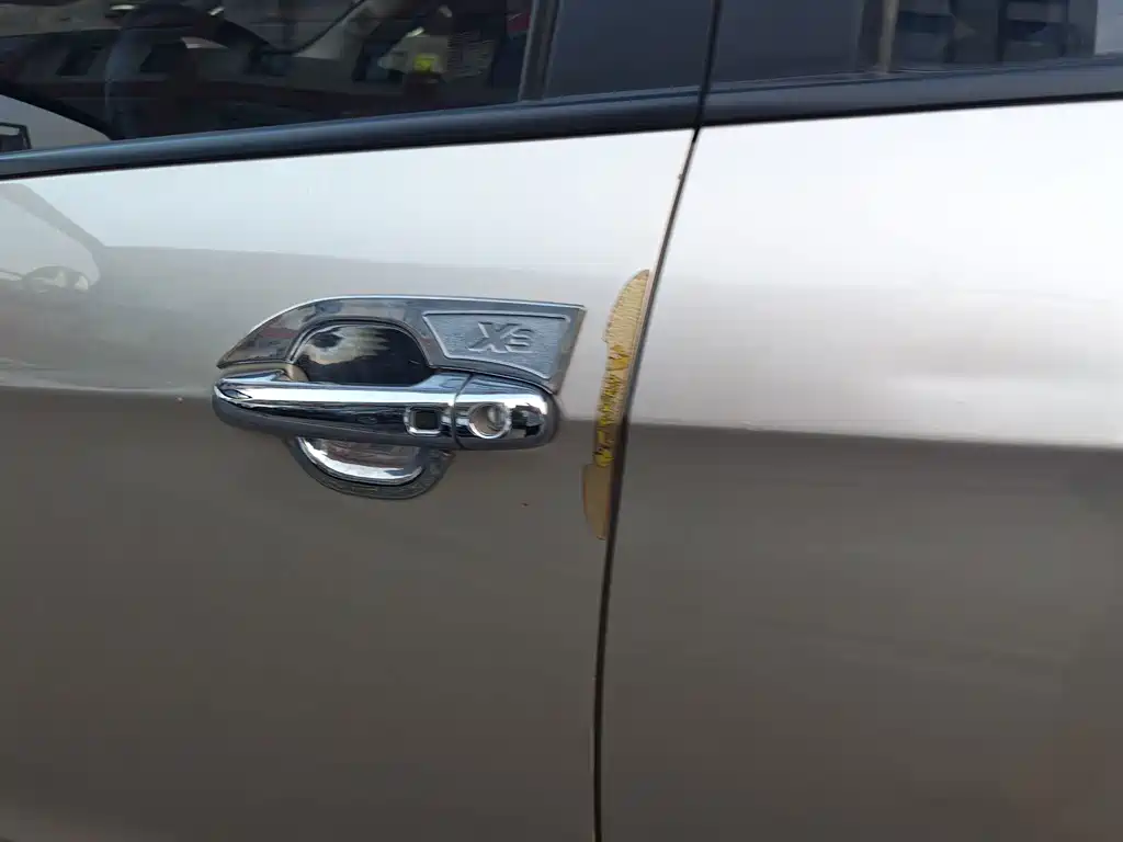 Geely Vision X3 — миниатюра 14