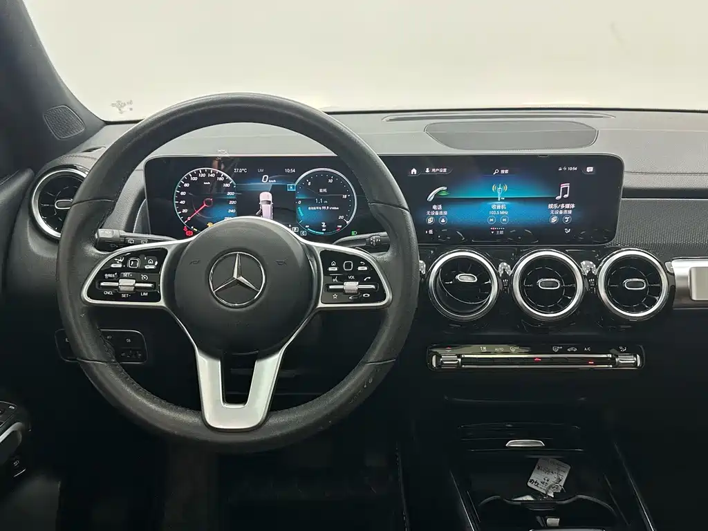 Mercedes-Benz GLB — миниатюра 10