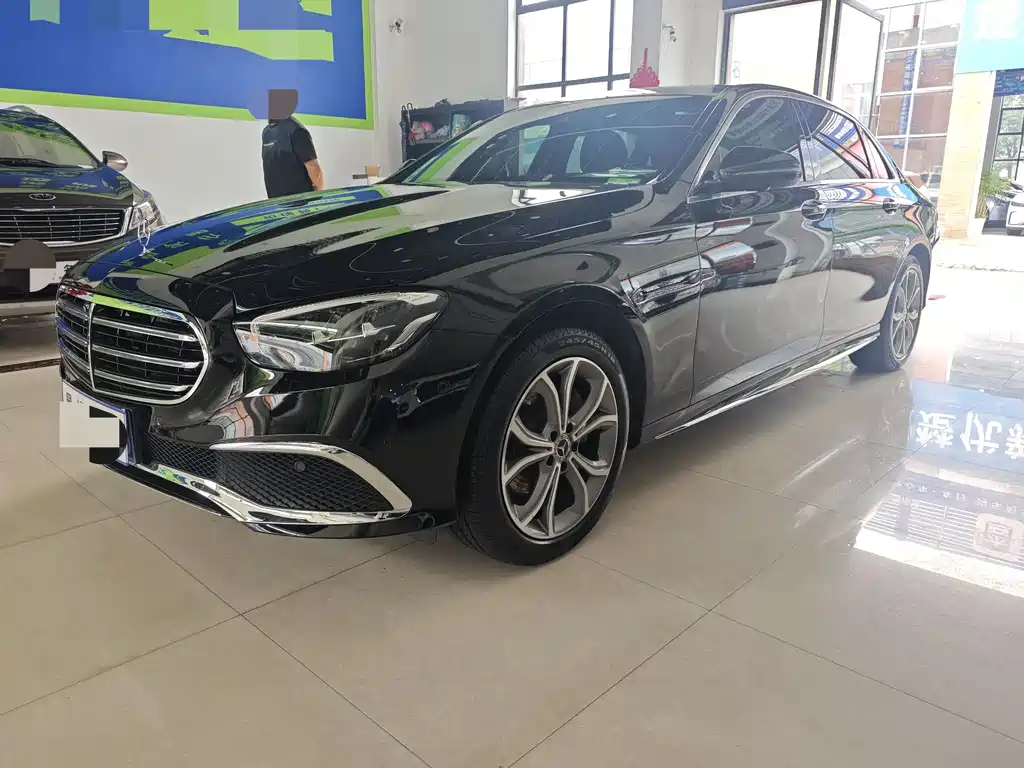 Mercedes-Benz E-Class 2022