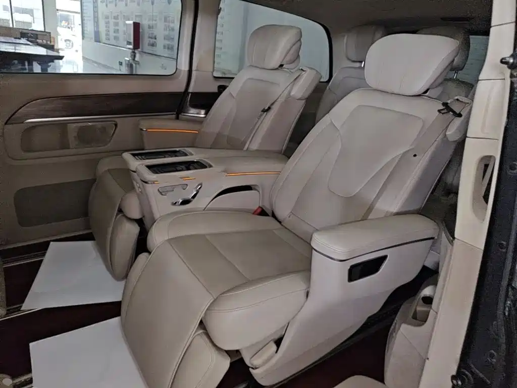 Mercedes-Benz V-Class — миниатюра 17