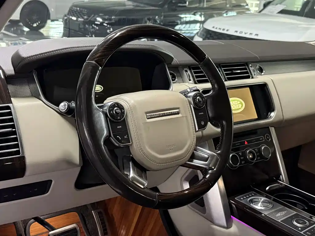 Land Rover Range Rover — миниатюра 4