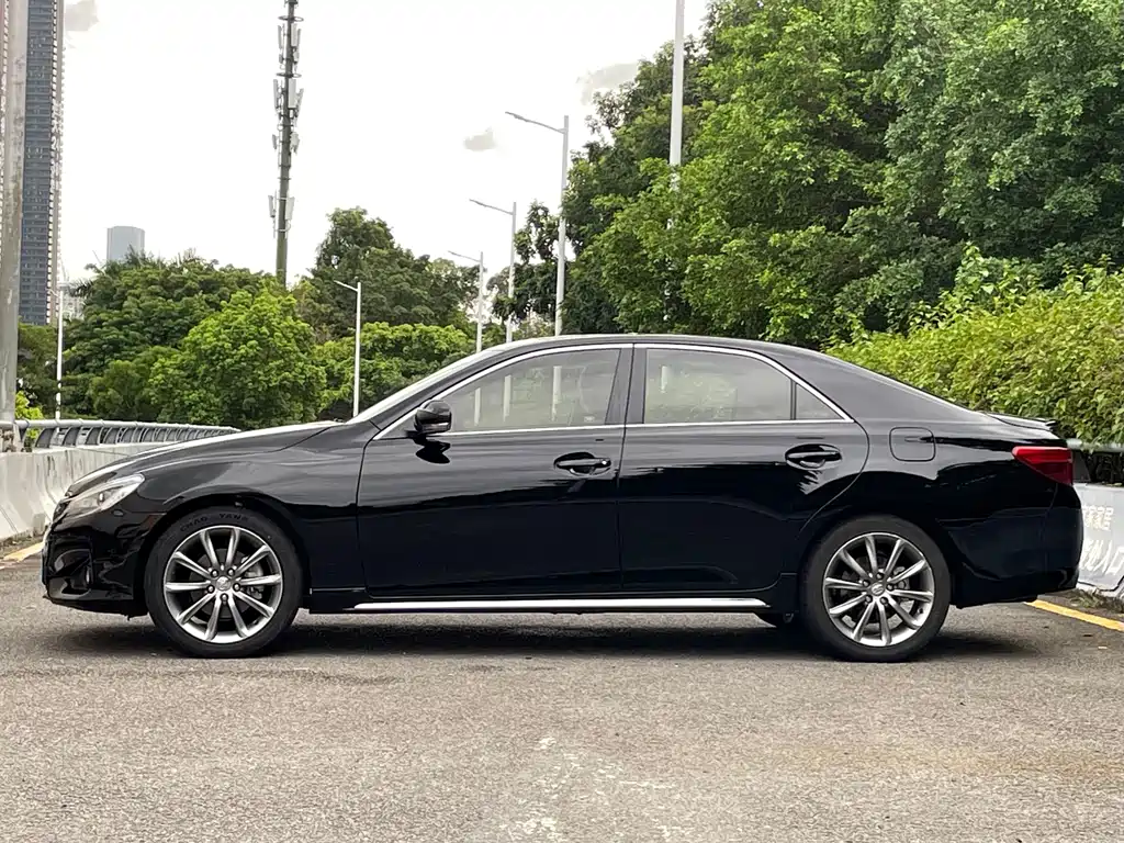Toyota Reiz — миниатюра 4