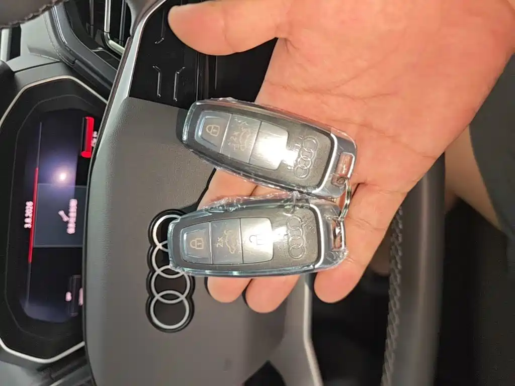 Audi Q4 e-tron — миниатюра 9