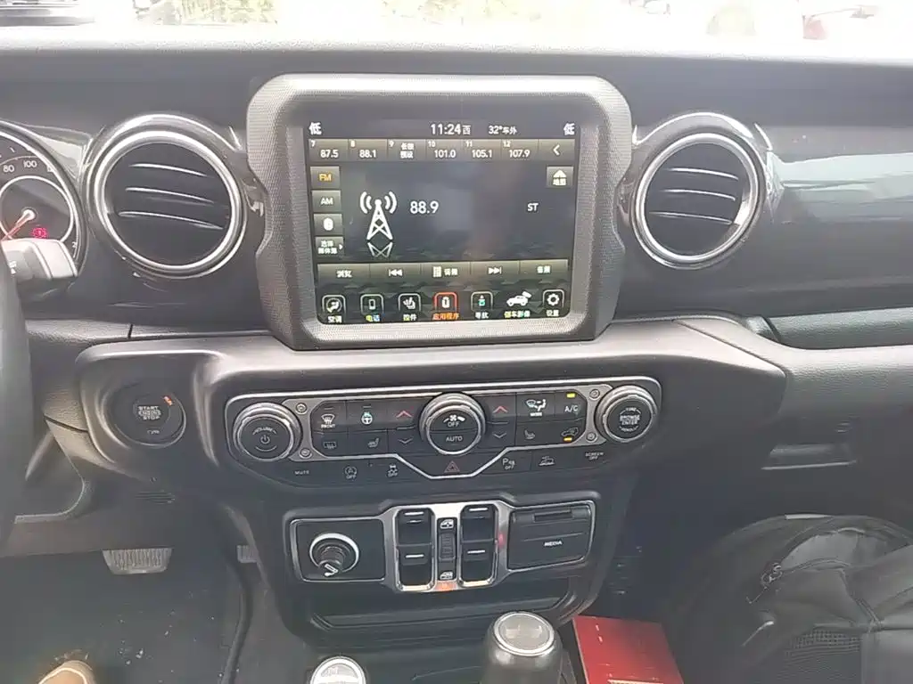 Jeep Wrangler — миниатюра 13