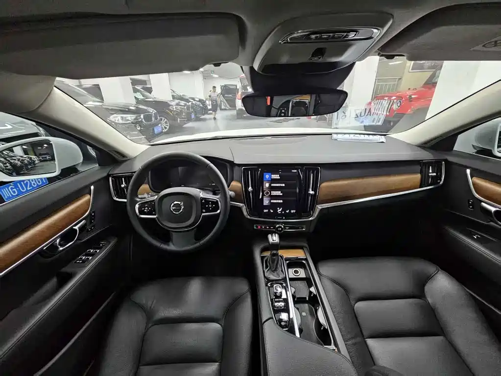 Volvo S90 — миниатюра 8