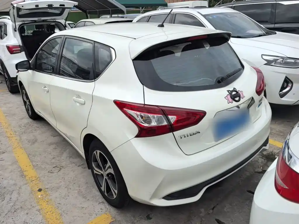 Nissan Tiida — миниатюра 5