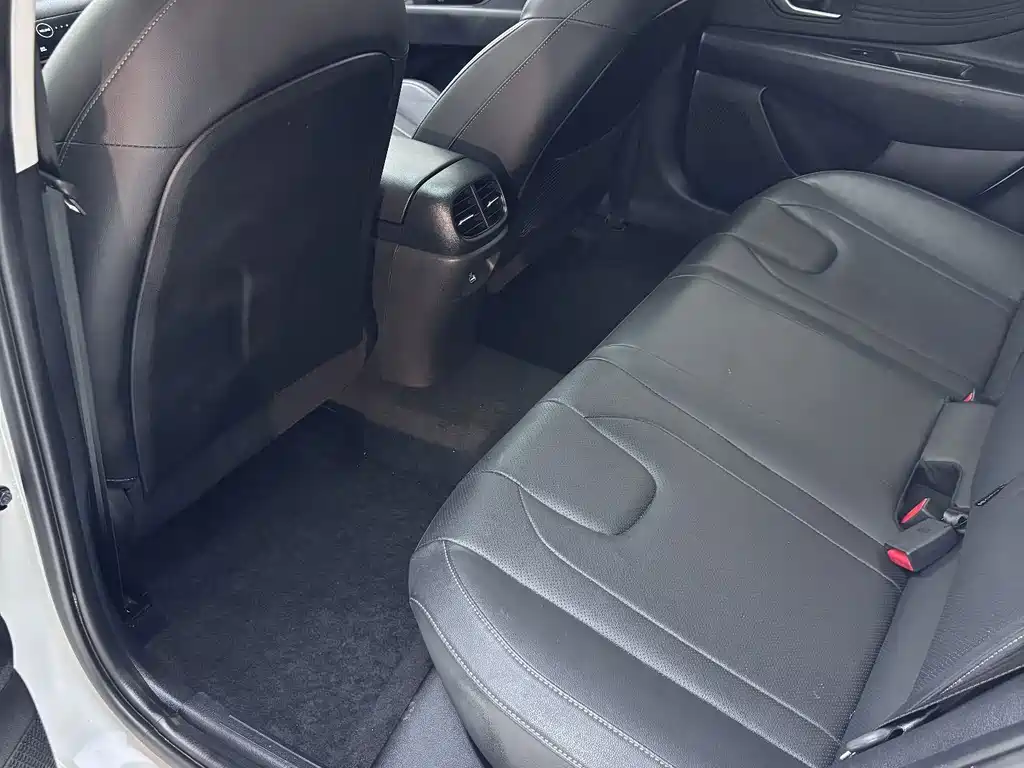 Hyundai Elantra — миниатюра 19