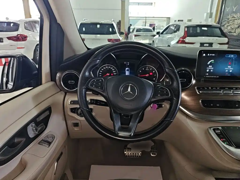 Mercedes-Benz V-Class — миниатюра 11