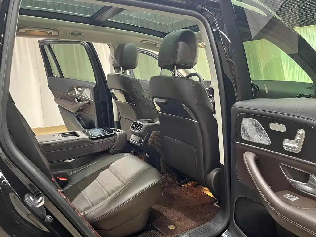 Mercedes-Benz GLS — миниатюра 11