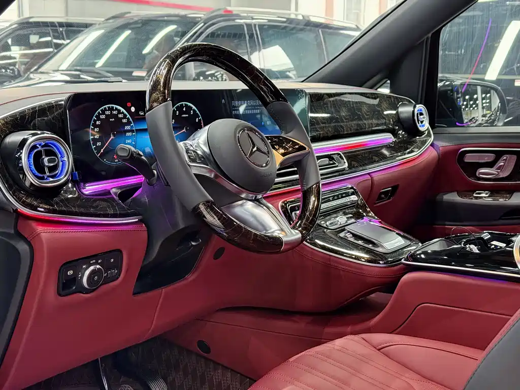 Mercedes-Benz Vito 2024 2.0T 7 мест