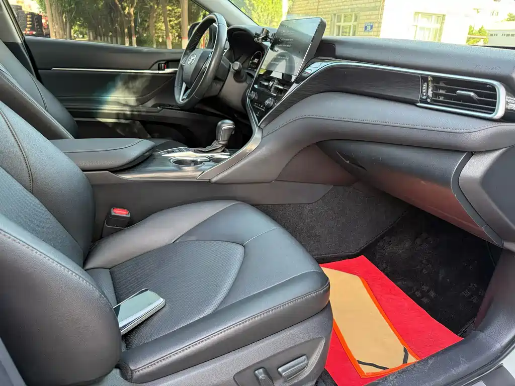 Toyota Camry — миниатюра 8