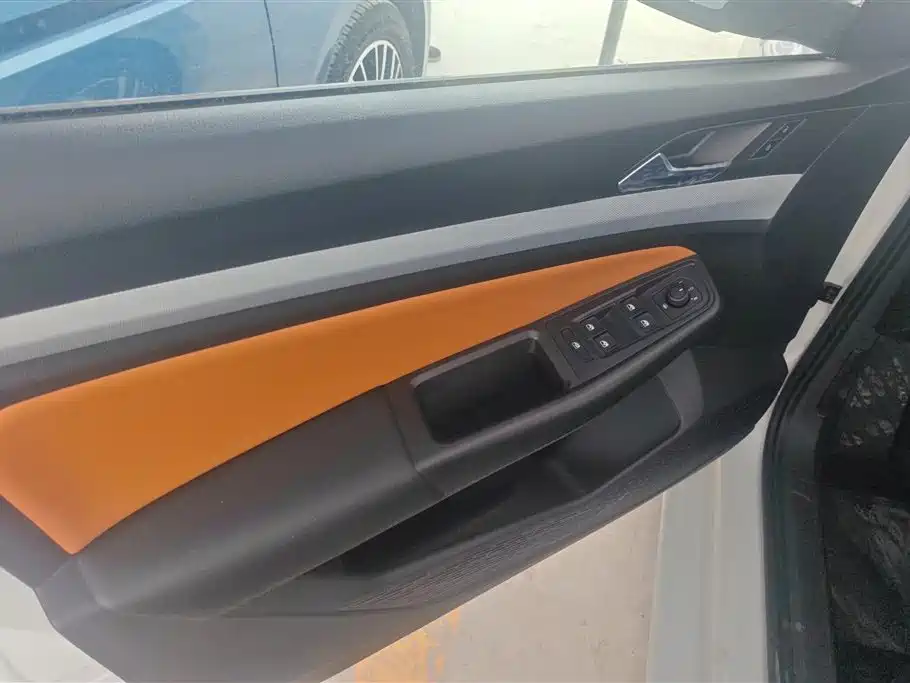 Volkswagen Bora 2025 200TSI DSG