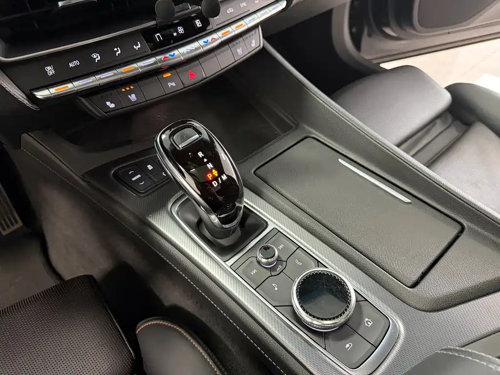 Cadillac CT5 — миниатюра 12
