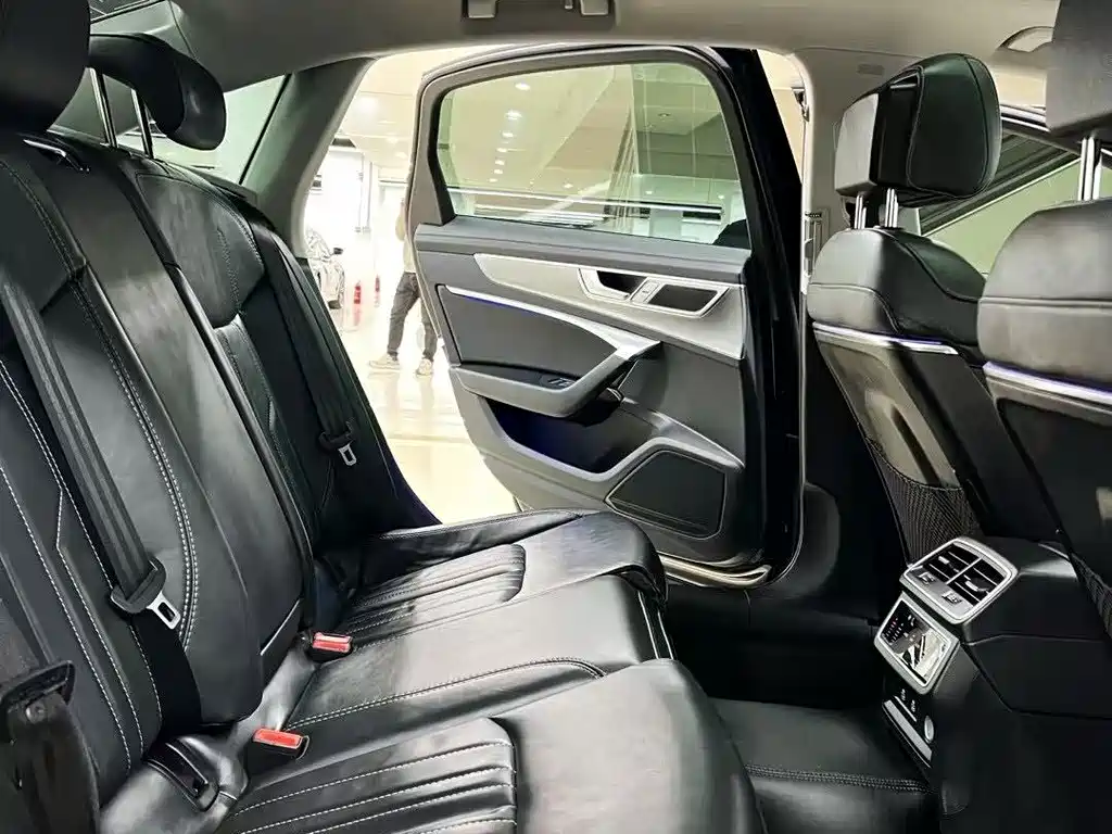 Audi A6L — миниатюра 9