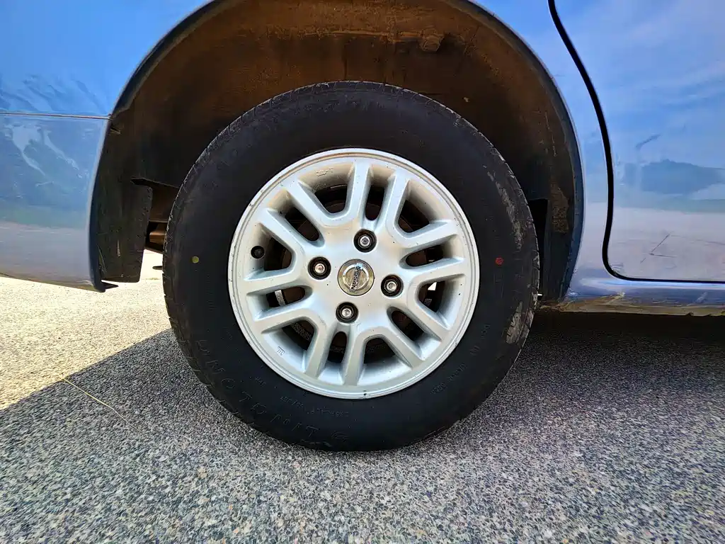 Nissan NV200 — миниатюра 6