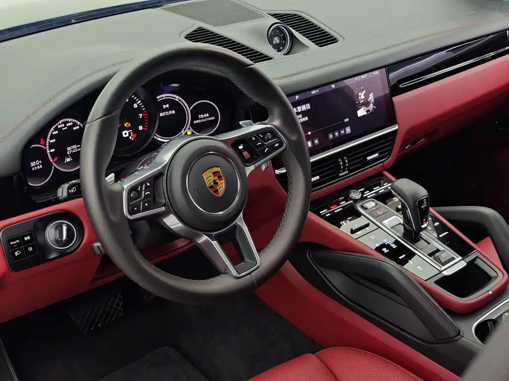 Porsche Cayenne — миниатюра 7