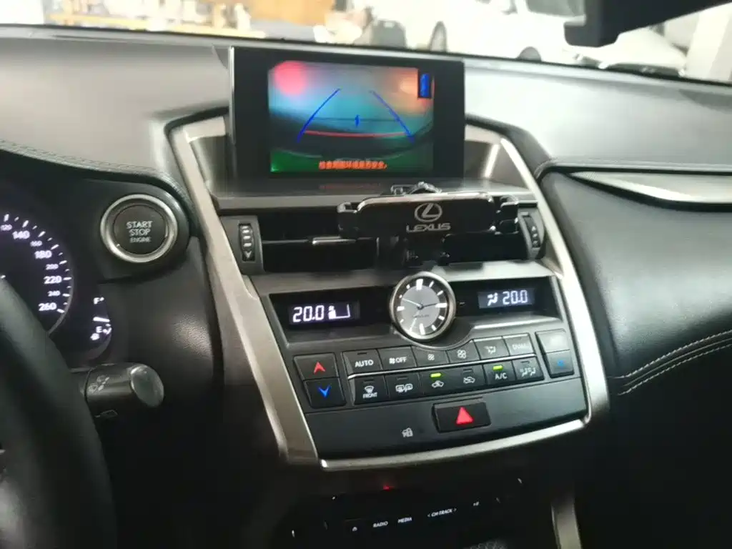 Lexus NX — миниатюра 13