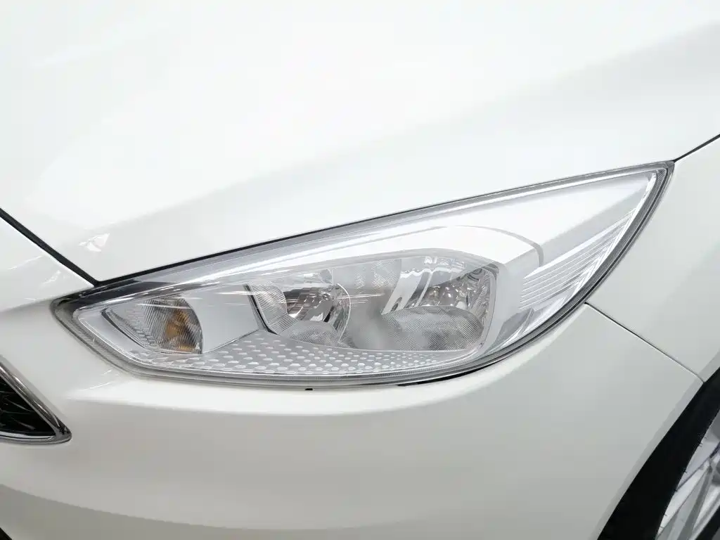 Ford Focus — миниатюра 7
