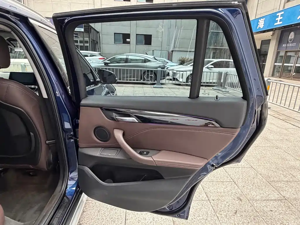 BMW X1 — миниатюра 12