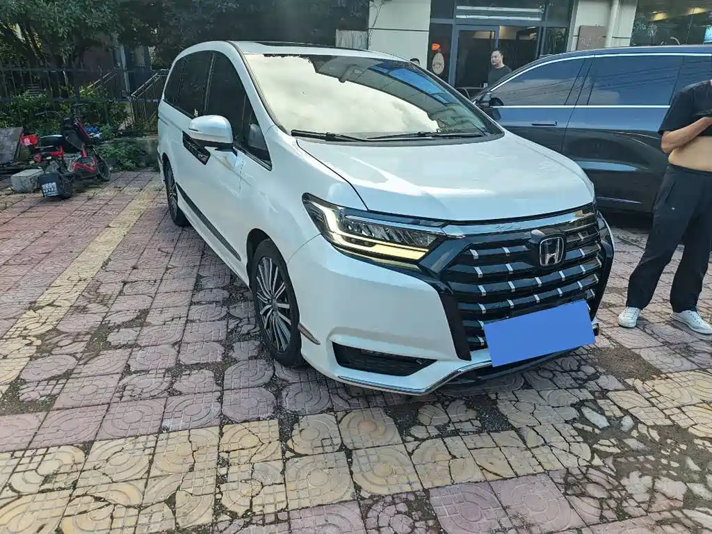 Honda Elysion — миниатюра 2