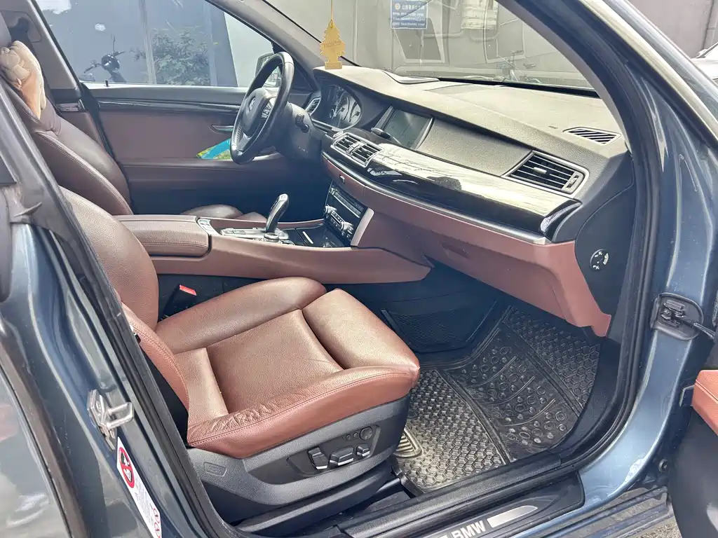 BMW 5 Series GT — миниатюра 13