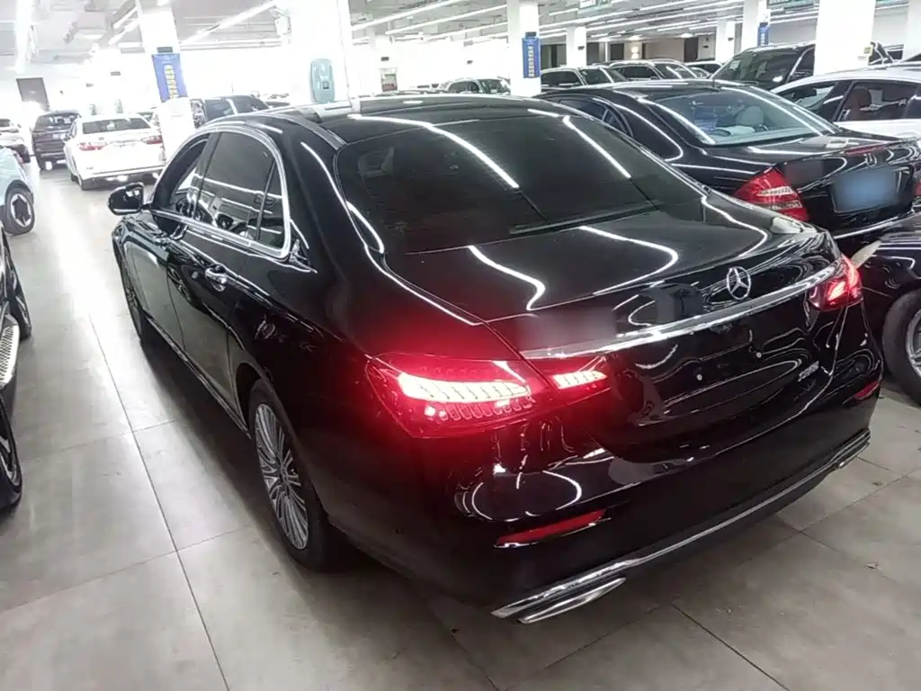 Mercedes-Benz E-Class — миниатюра 5