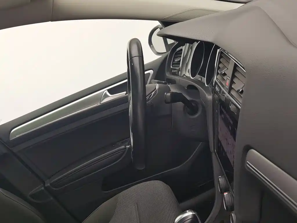 Volkswagen Golf — миниатюра 22