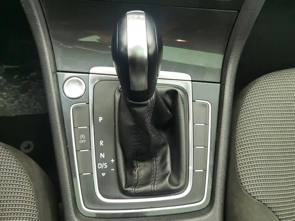 Volkswagen Golf — миниатюра 13