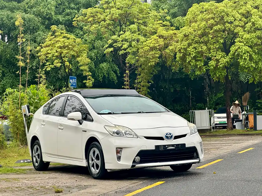 Toyota Prius 2012 1.8L Luxury