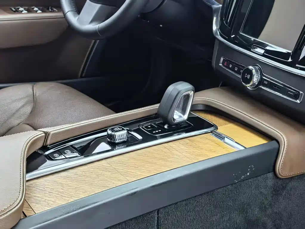 Volvo S90 — миниатюра 6