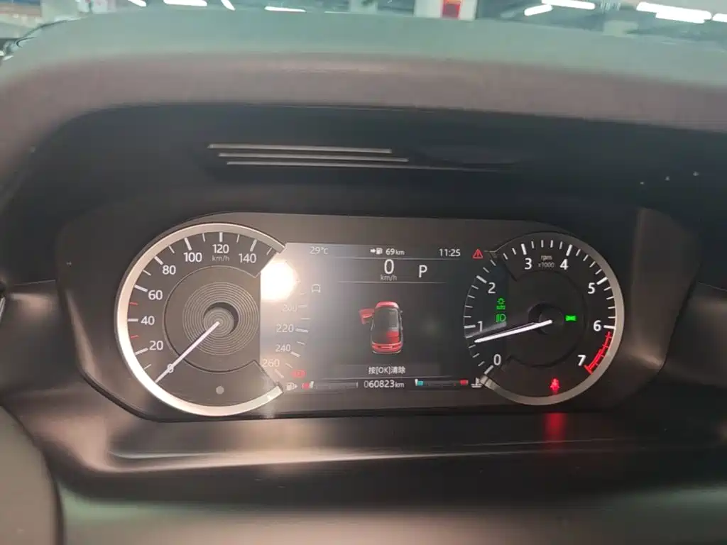 Land Rover Discovery Sport — миниатюра 12