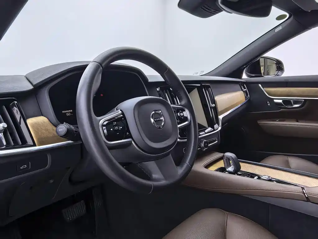 Volvo S90 — миниатюра 20