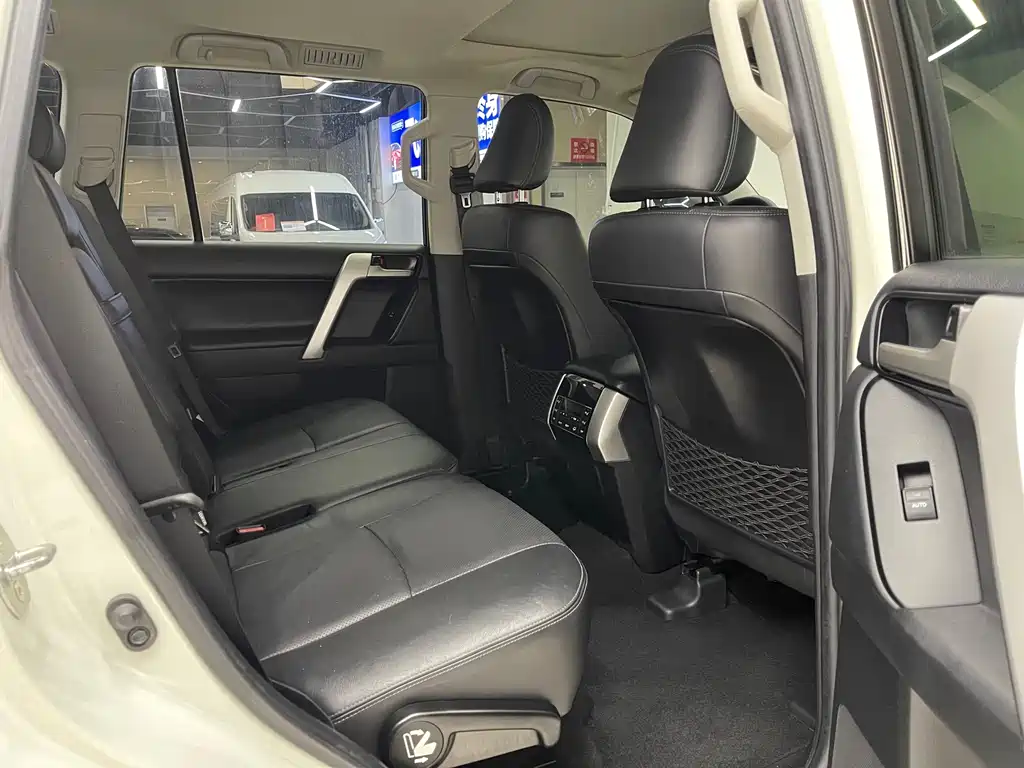 Toyota Prado — миниатюра 12
