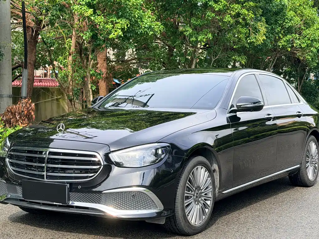 Mercedes-Benz E-Class — миниатюра 4