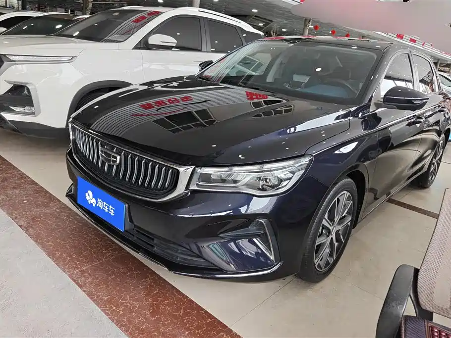 Geely Emgrand 2022
