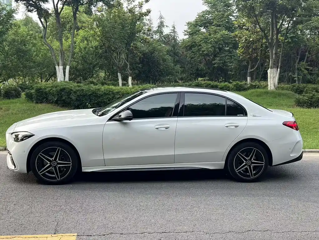 Mercedes-Benz C-Class — миниатюра 4