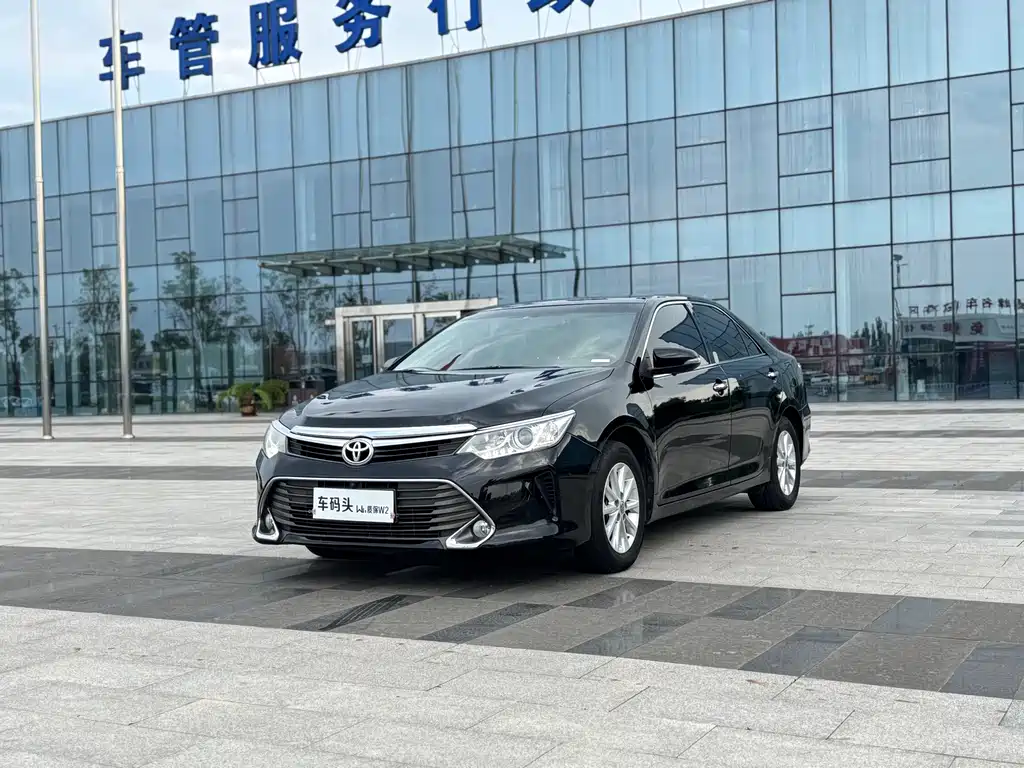 Toyota Camry 2015 2.0G Lead