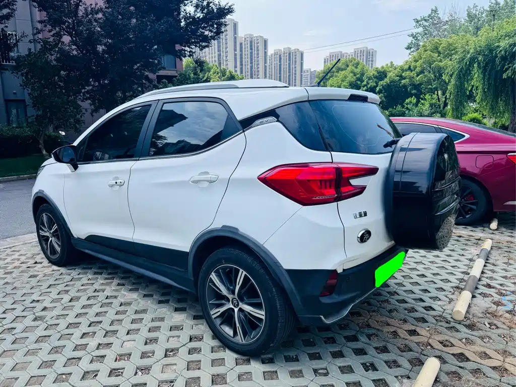 BYD Yuan EV — миниатюра 7