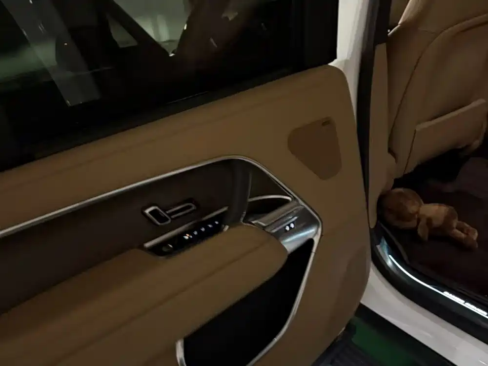 Land Rover Range Rover — миниатюра 6