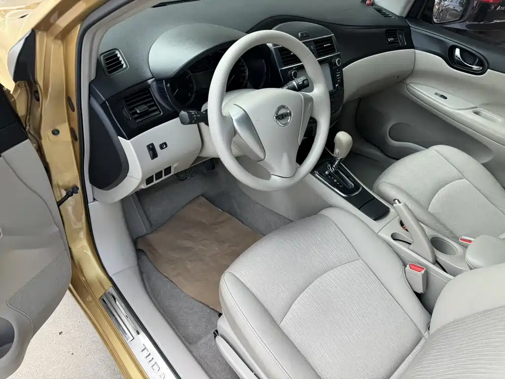 Nissan Tiida — миниатюра 7