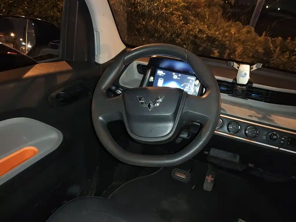 Wuling MINIEV — миниатюра 3