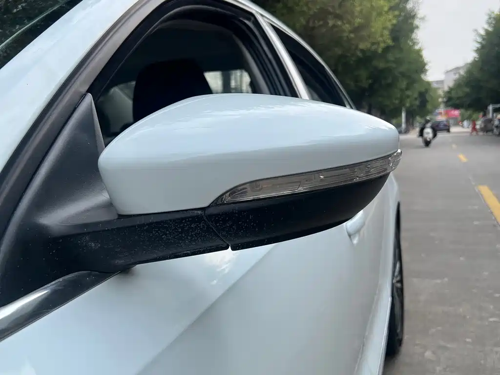 Volkswagen Sagitar — миниатюра 13
