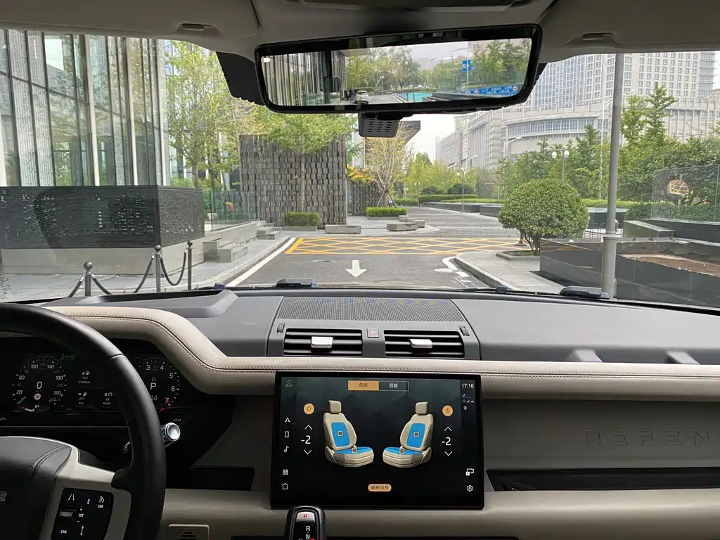 Land Rover Defender — миниатюра 15