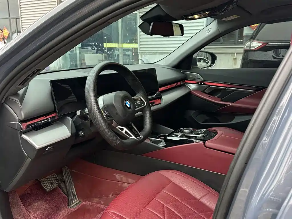 BMW 5 Series — миниатюра 4