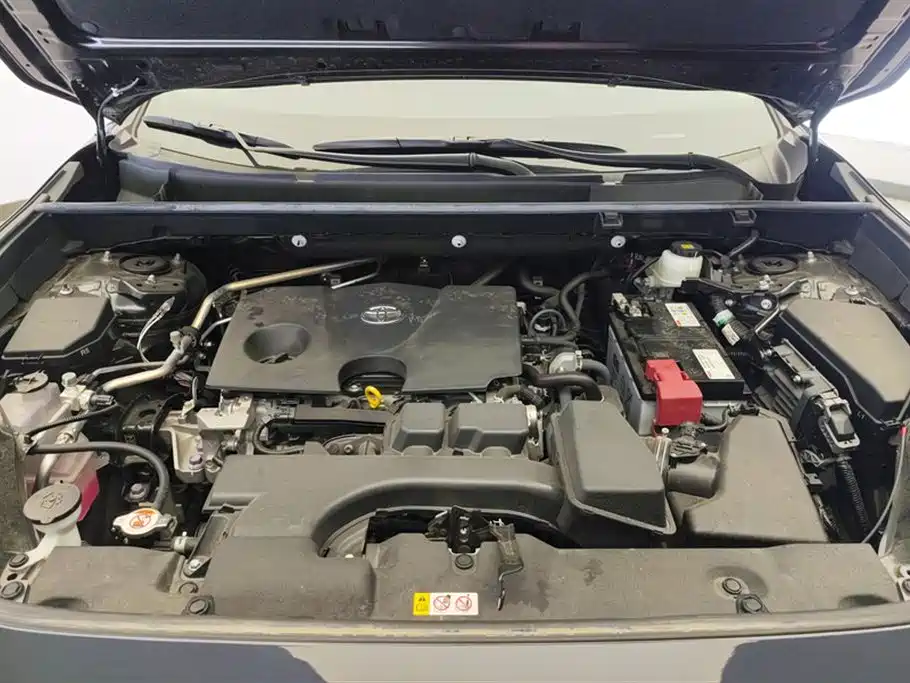 Toyota RAV4 2024 2.0L CVT Plus