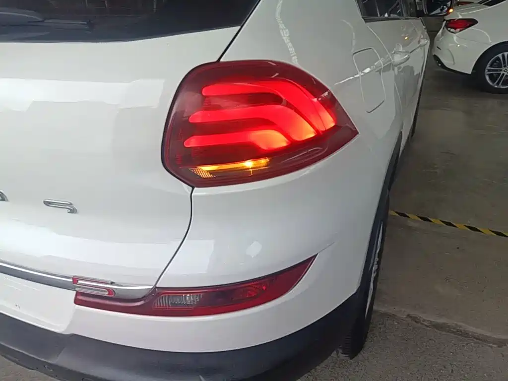 Qoros Qoros 5 — миниатюра 8