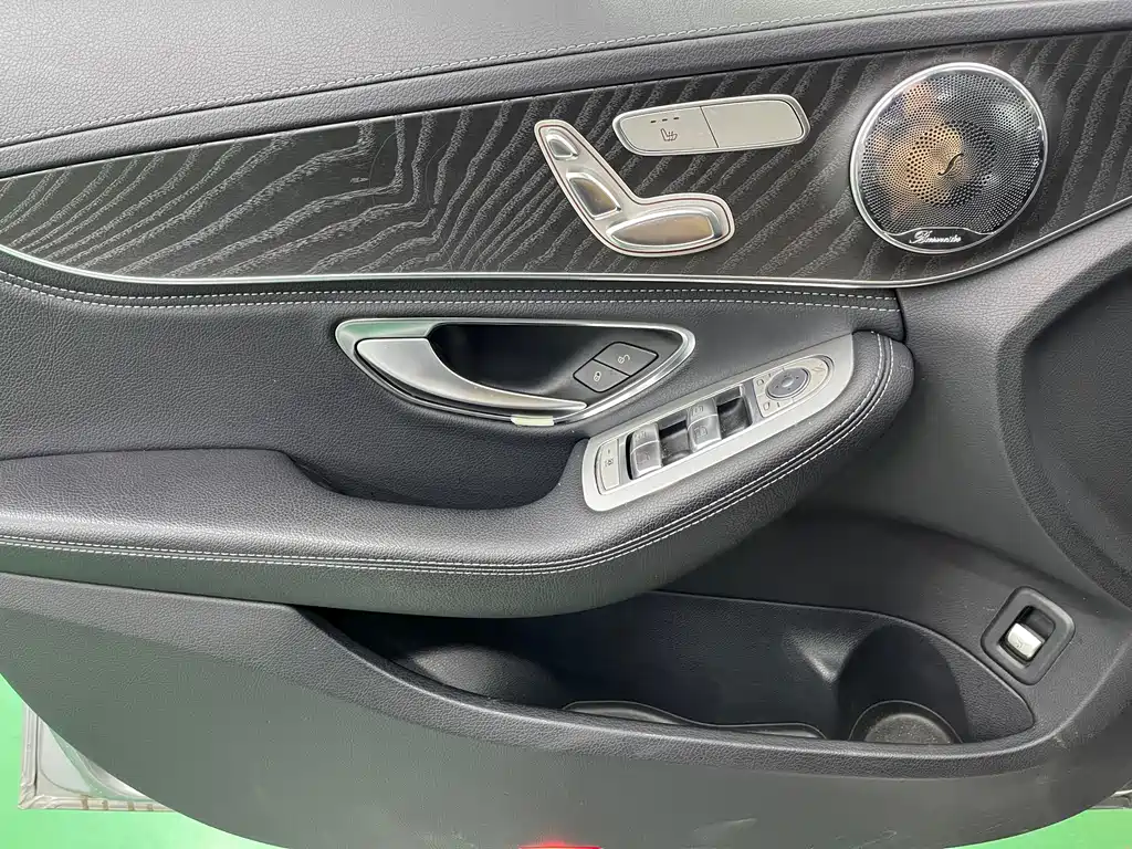 Mercedes-Benz C-Class — миниатюра 19
